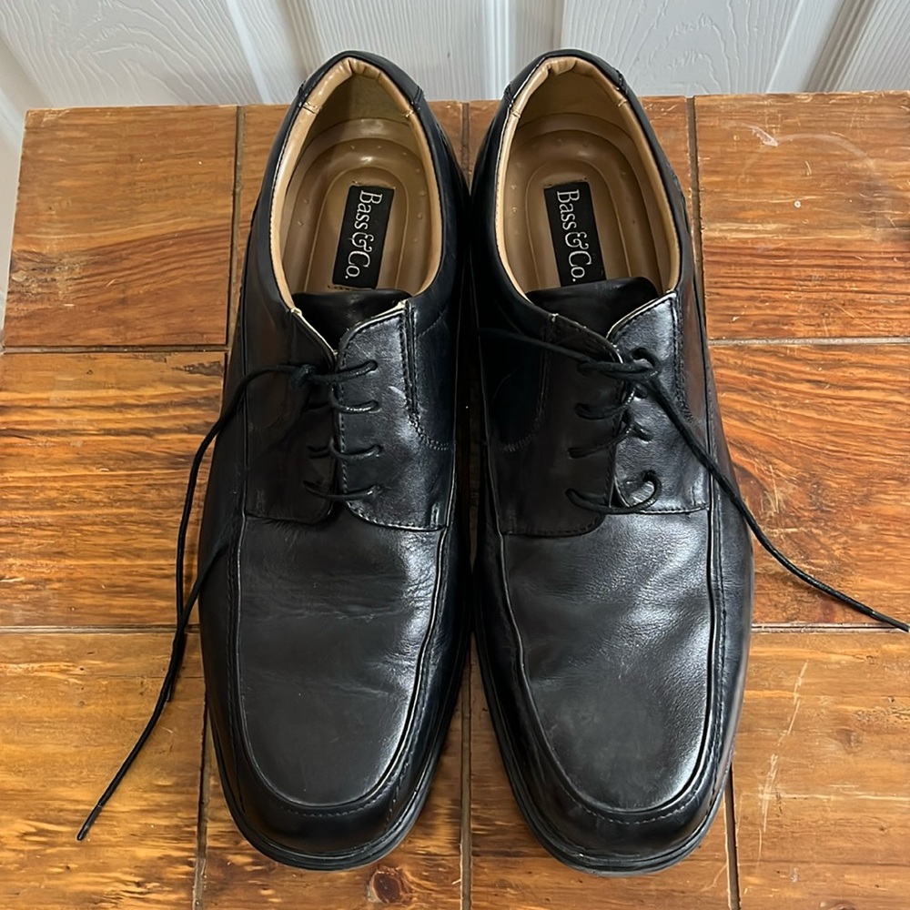 Men’s bass and Company, dress shoes